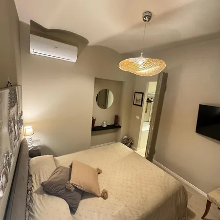 A Due Passi Dal Teatro דירה ג'נובה