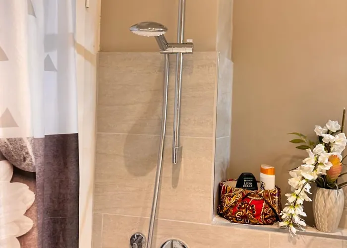 A Due Passi Dal Teatro 아파트