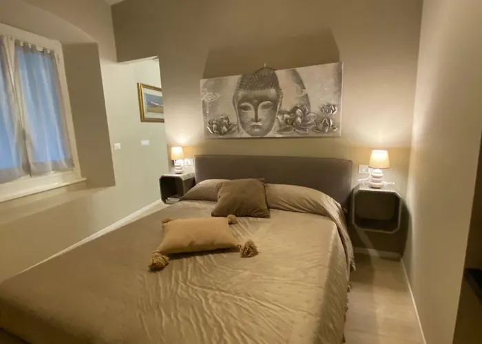 A Due Passi Dal Teatro 아파트 *